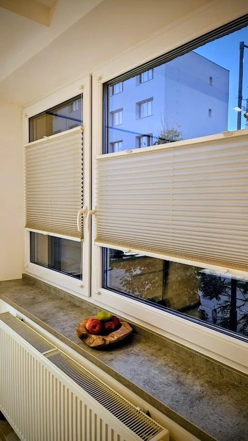 Plisé tienenie detail realizácie